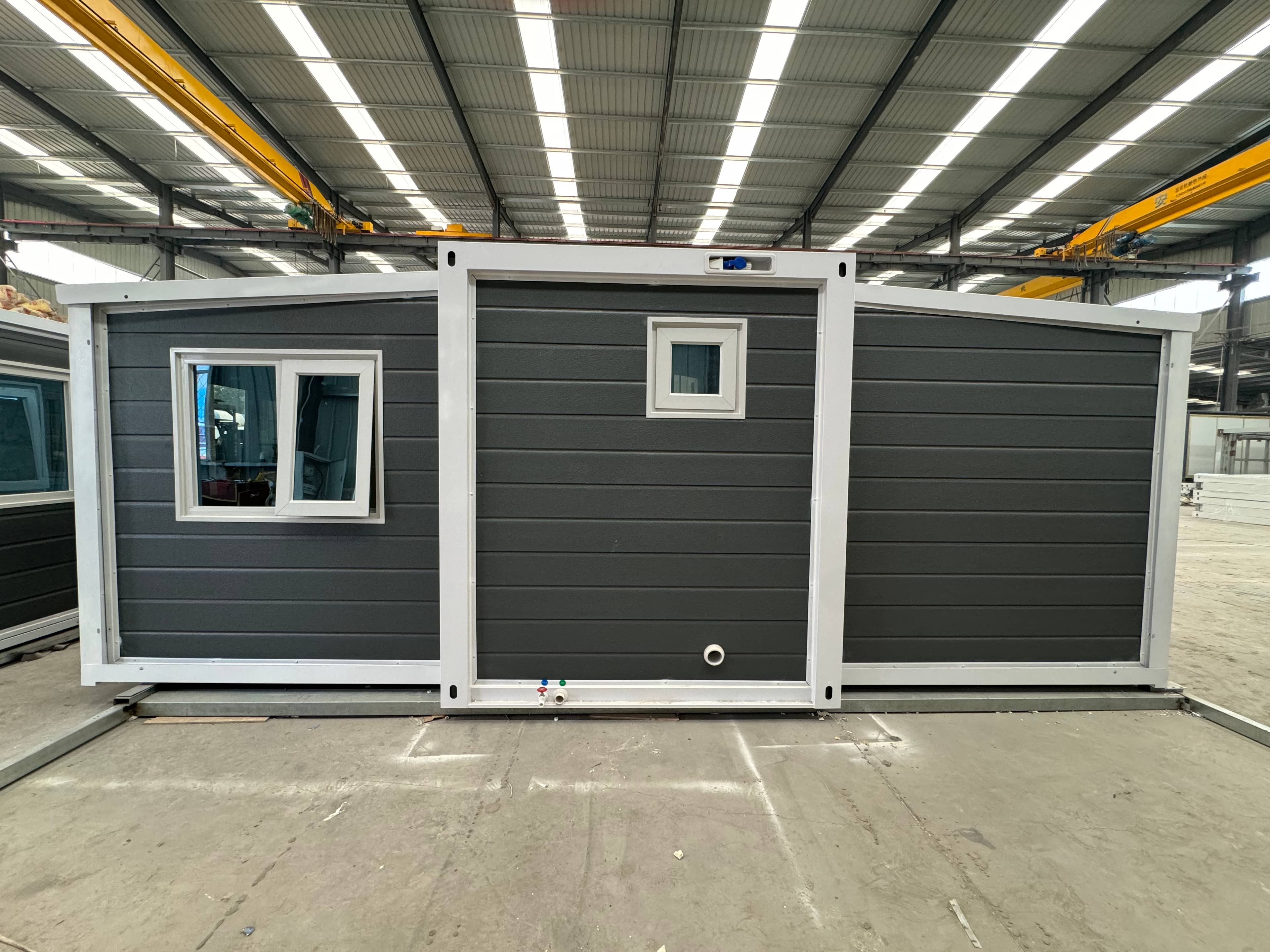 📦 Expandable Container House