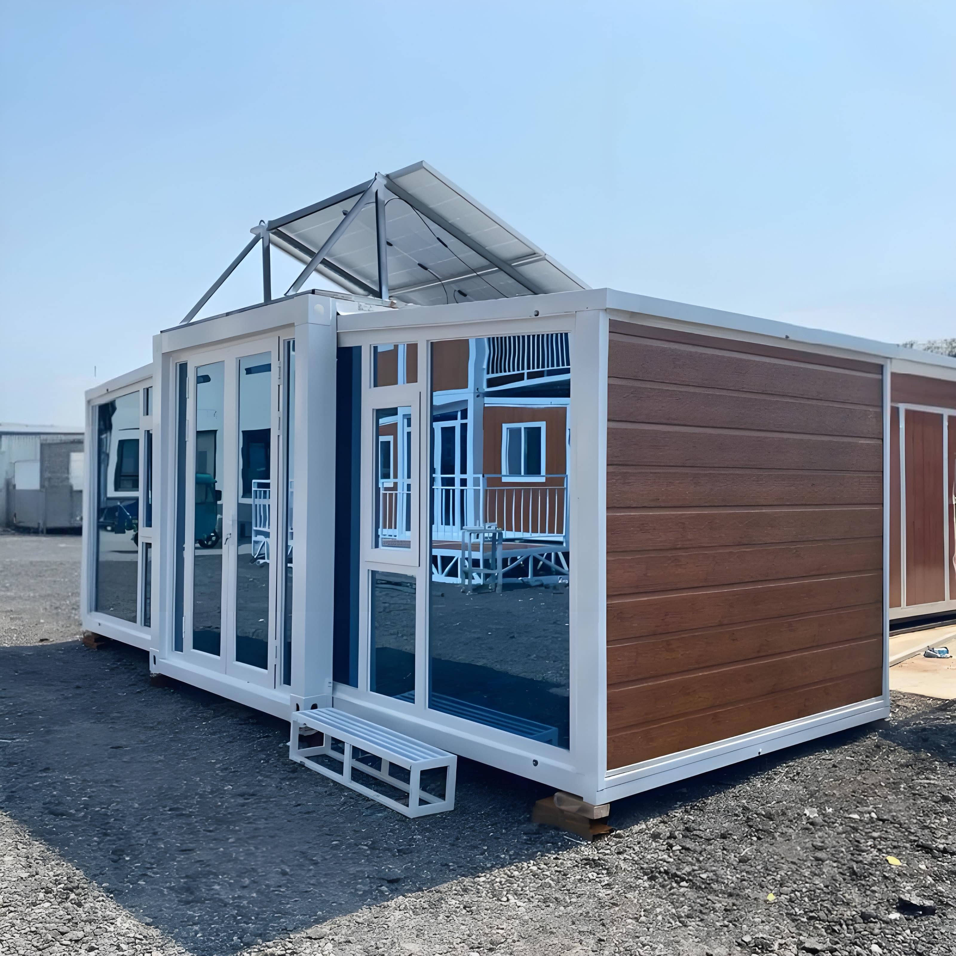 📦 Expandable Container House