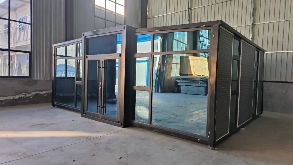 📦 Expandable Container House