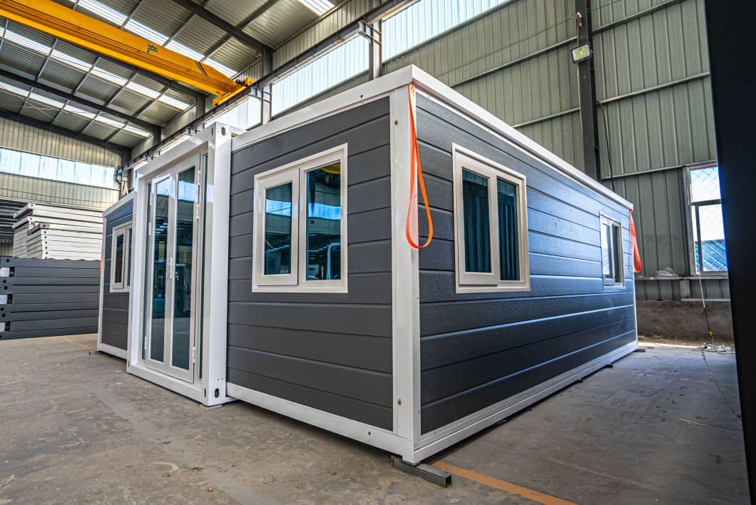 📦 Expandable Container House