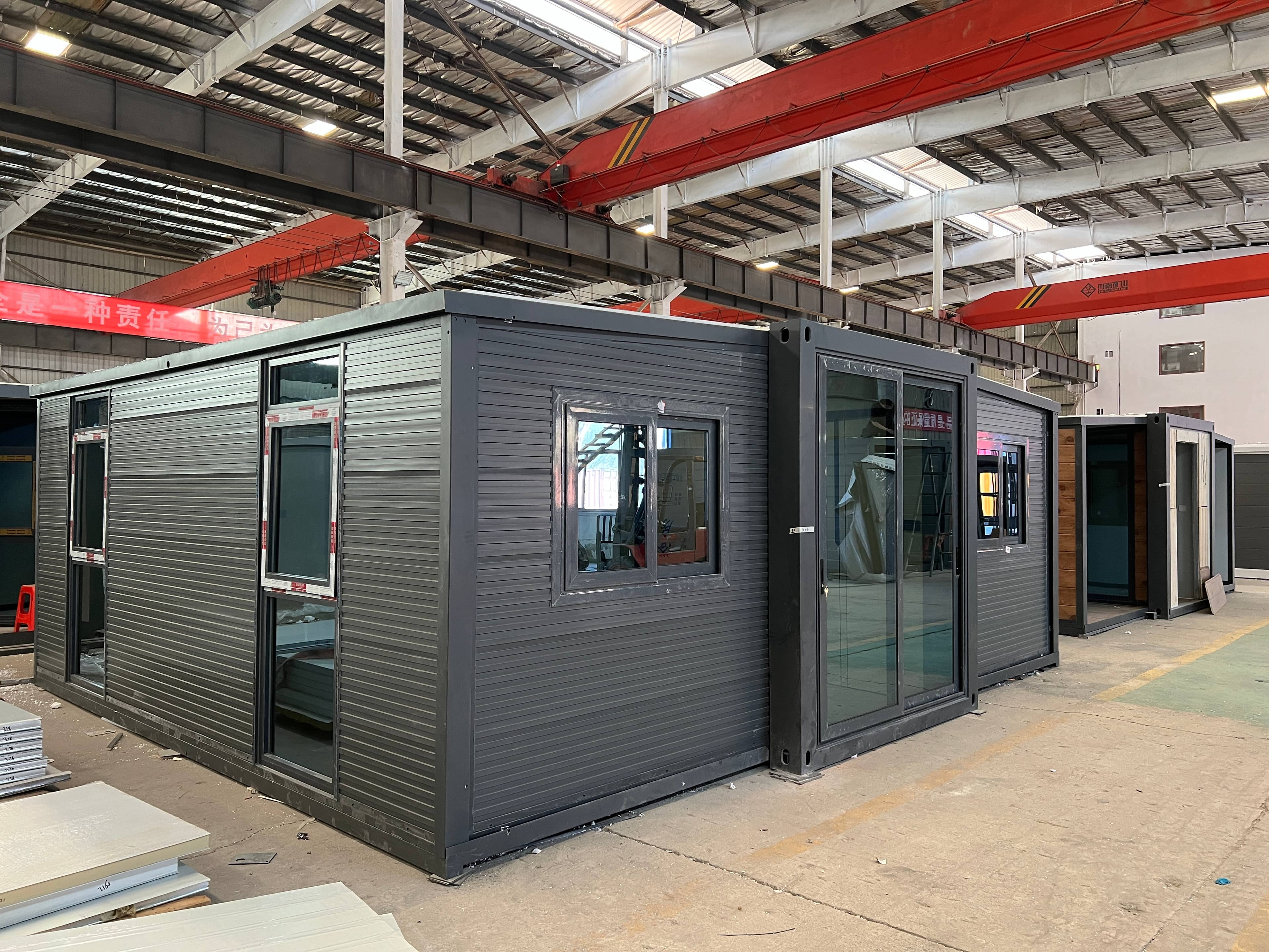 📦 Expandable Container House