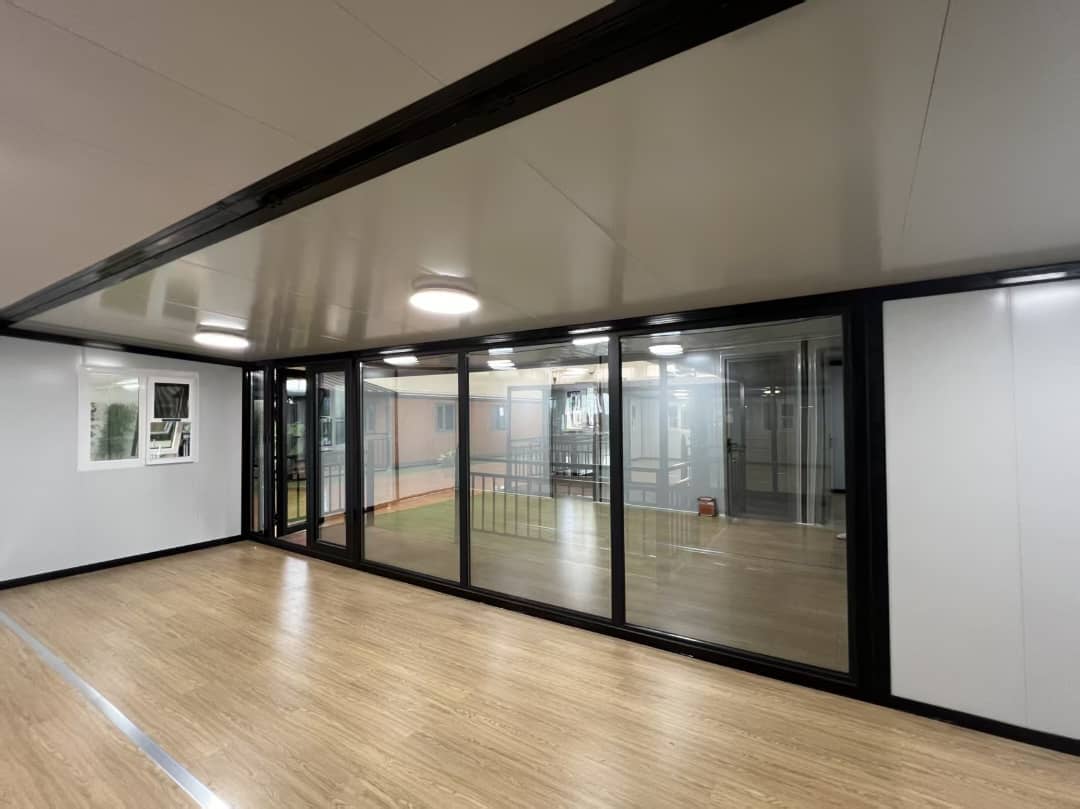 📦 Expandable Container House