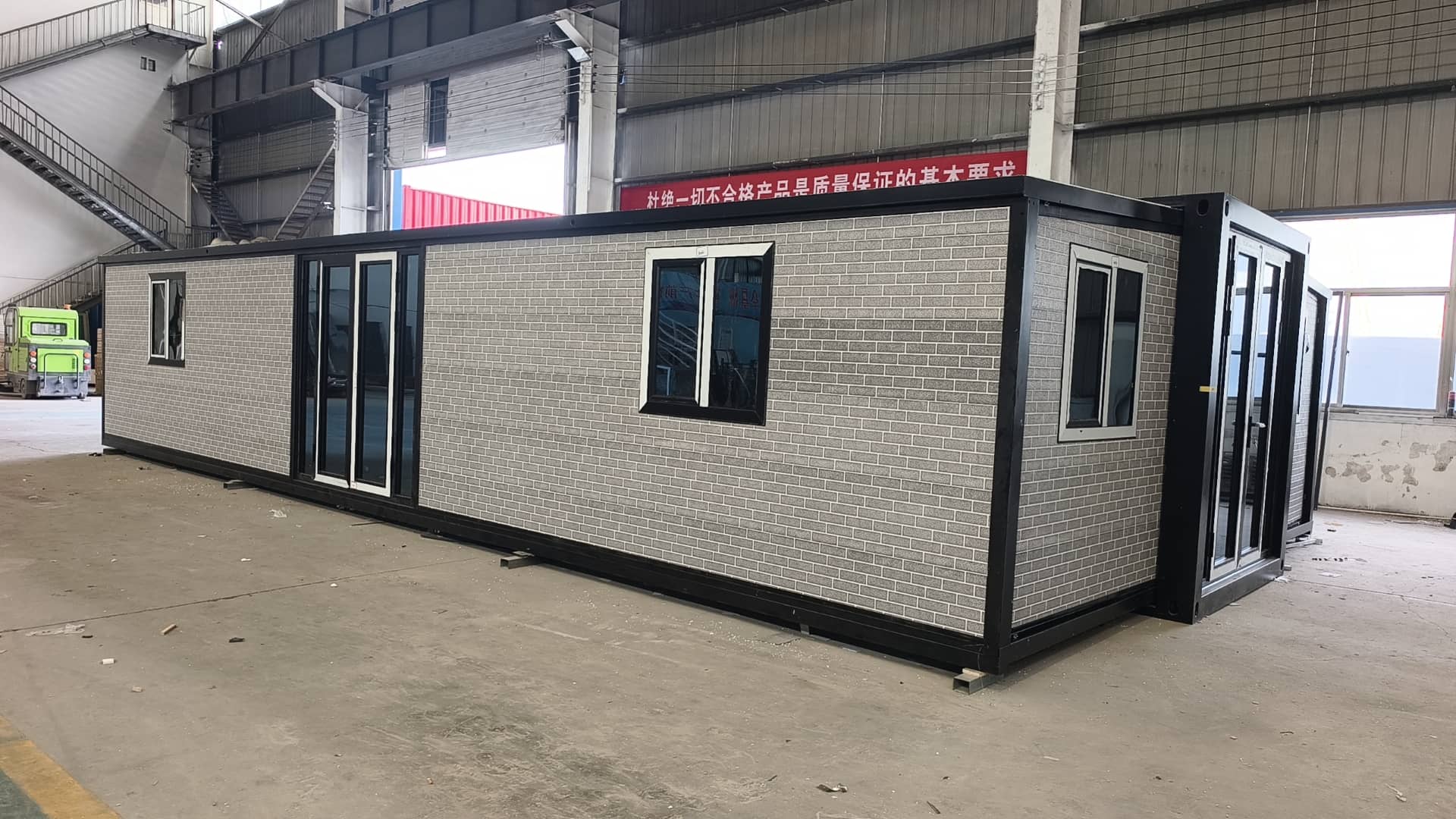📦 Expandable Container House