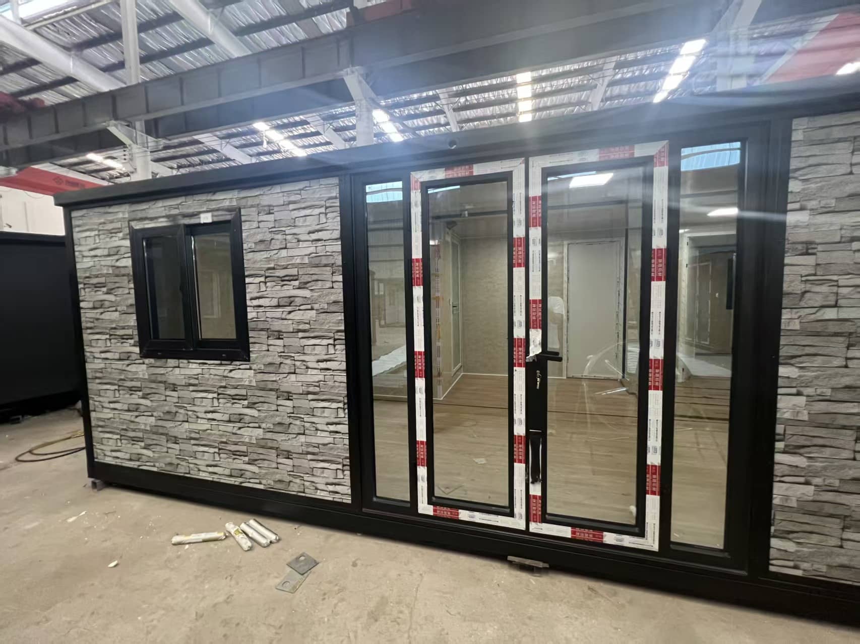 📦 Expandable Container House