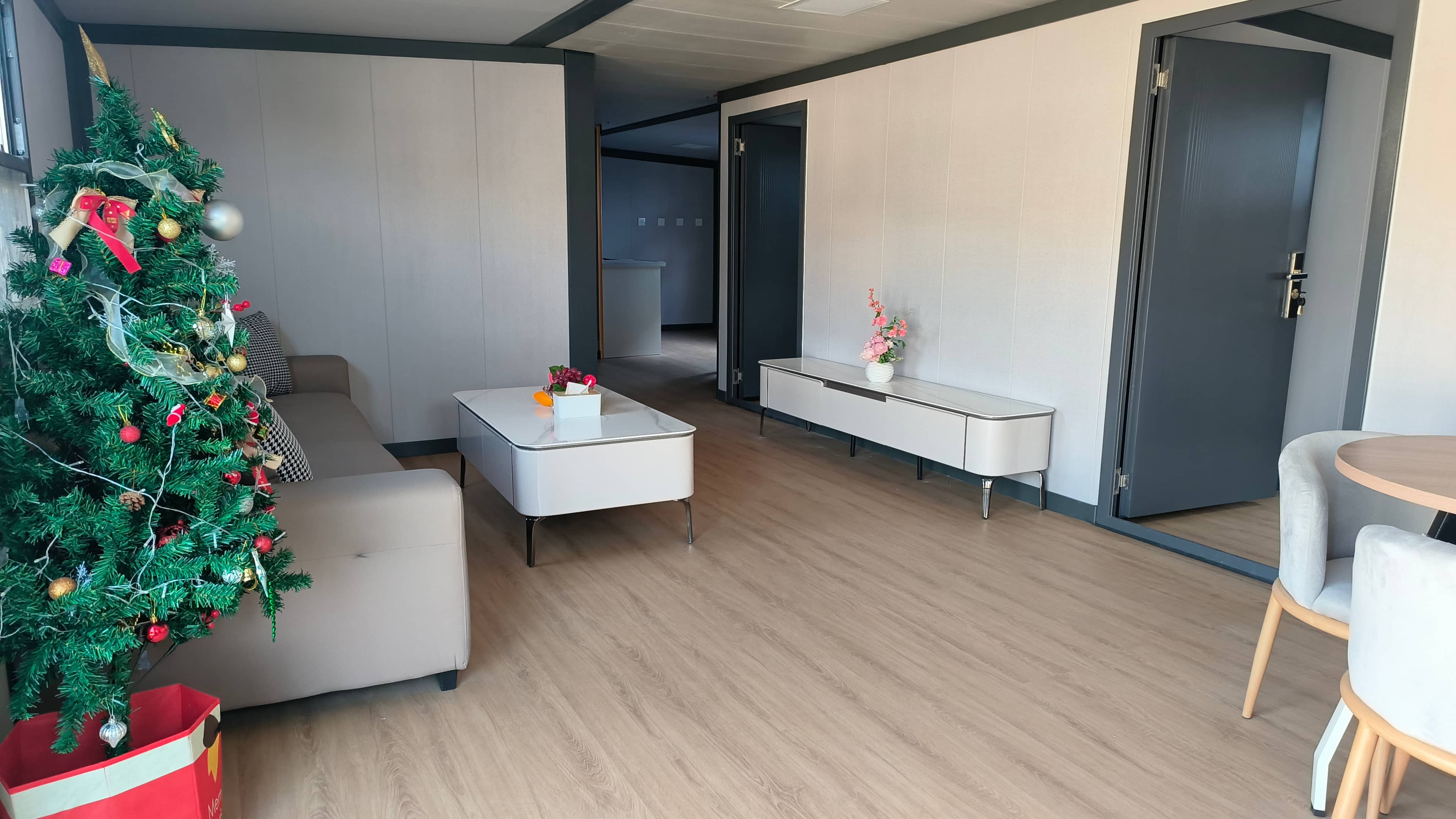 📦 Expandable Container House