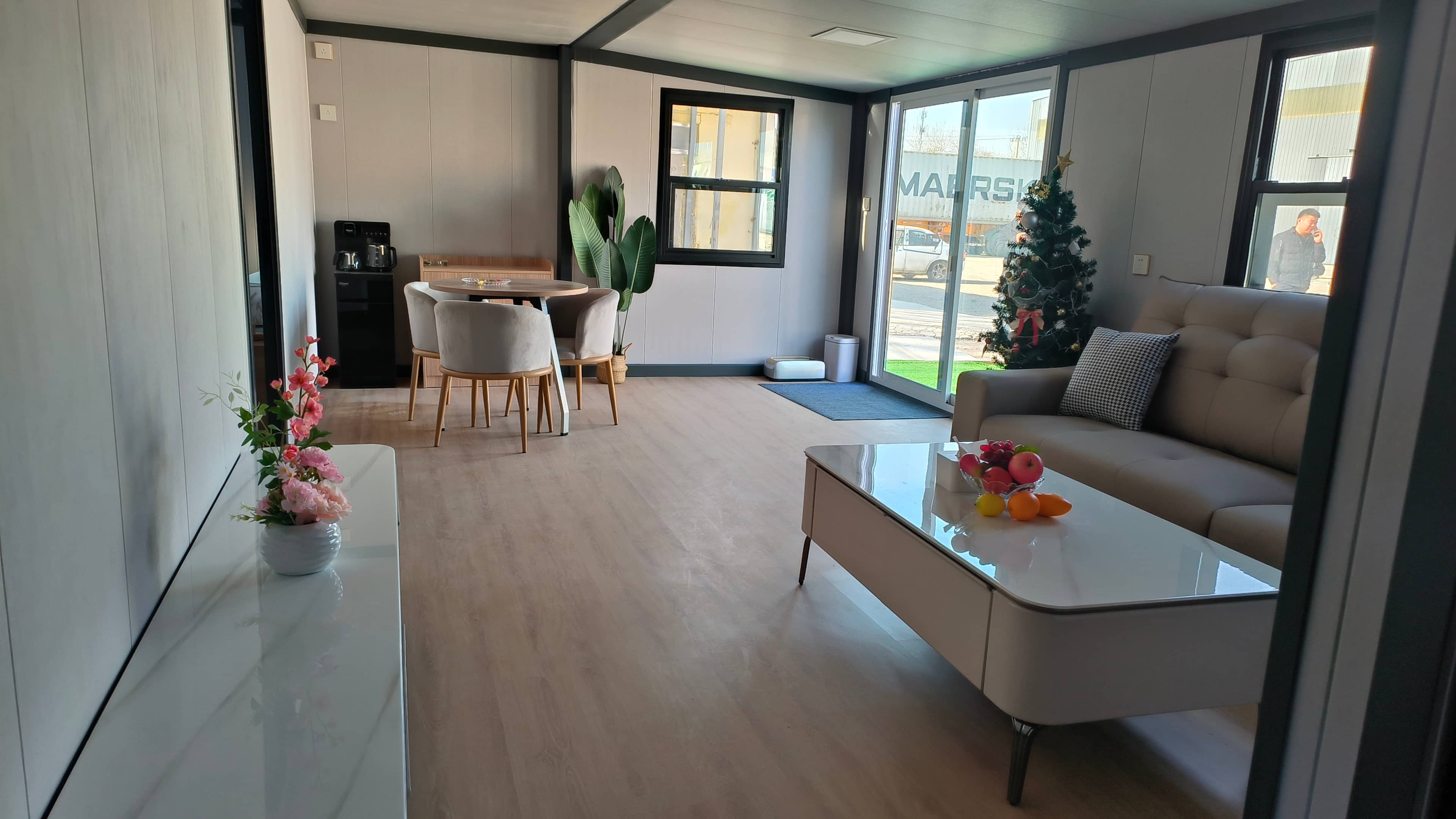 📦 Expandable Container House