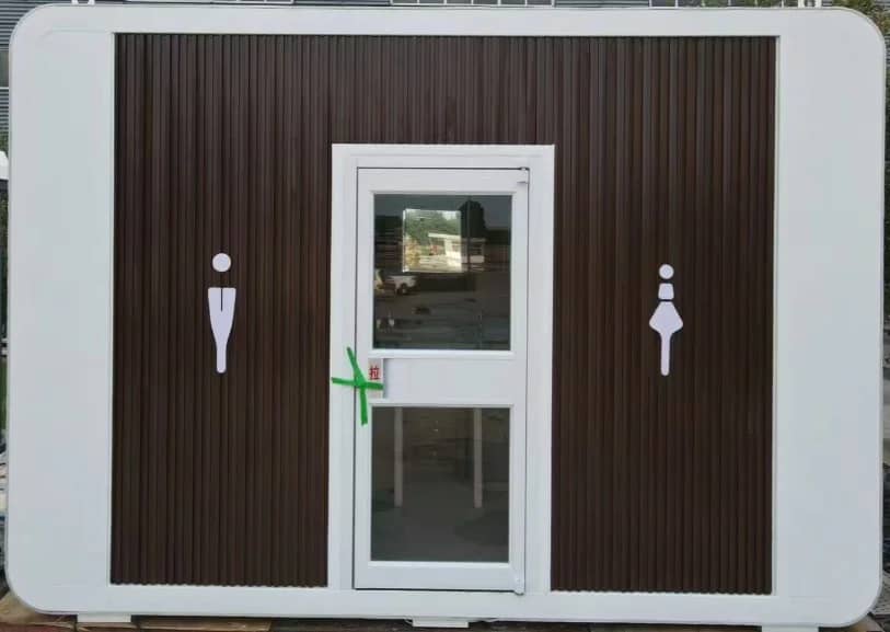 Mobile toilet- and shower