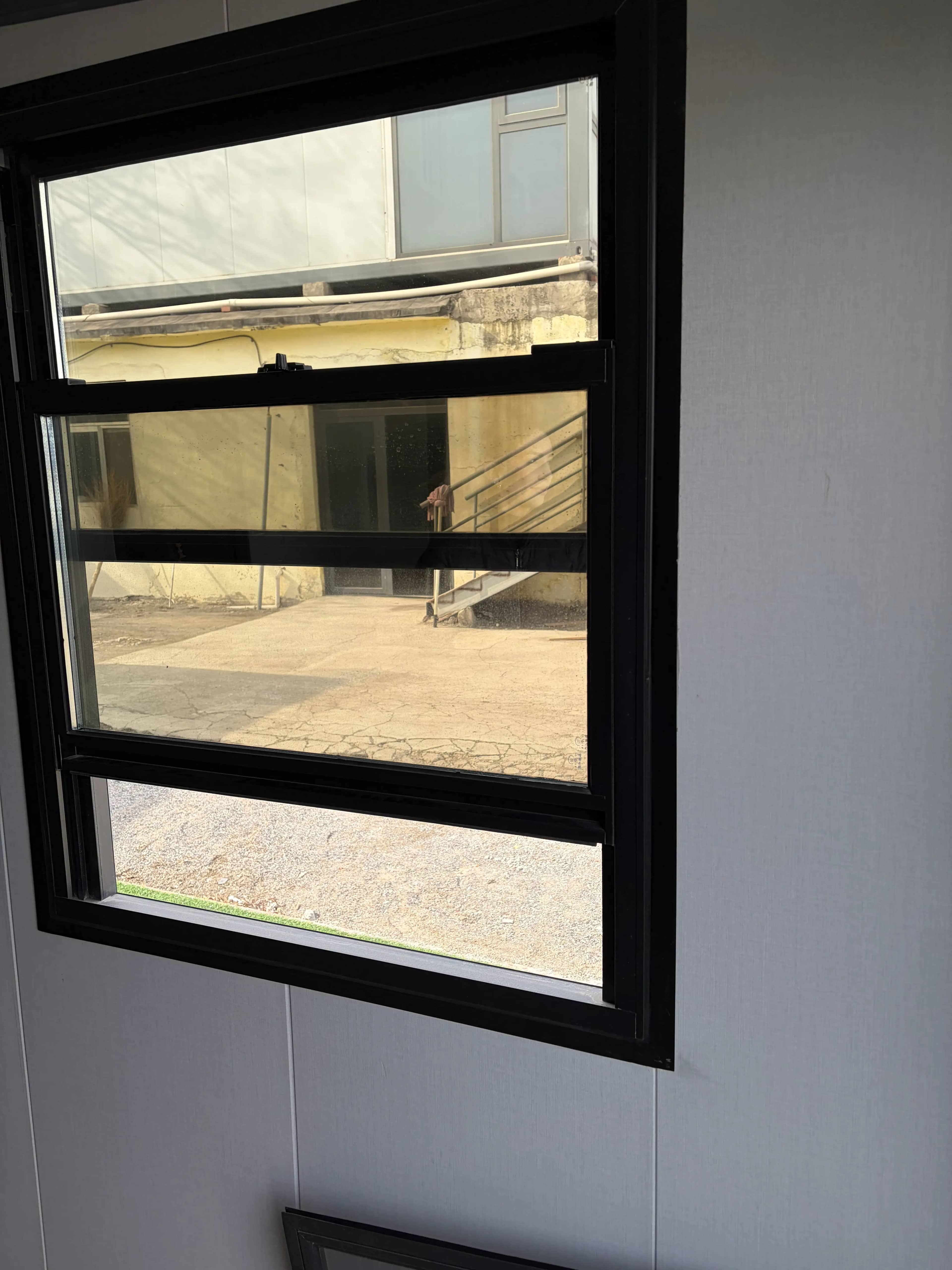 Quick-assembly container house